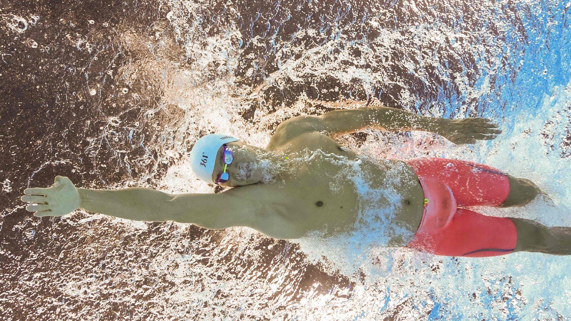 李霄鹏直面归化球员困境 国足预案强化中场硬度迎挑战